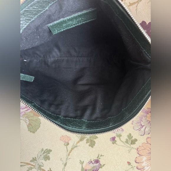 BALENCIAGA City Clip leather clutch bag - Picture 9 of 11